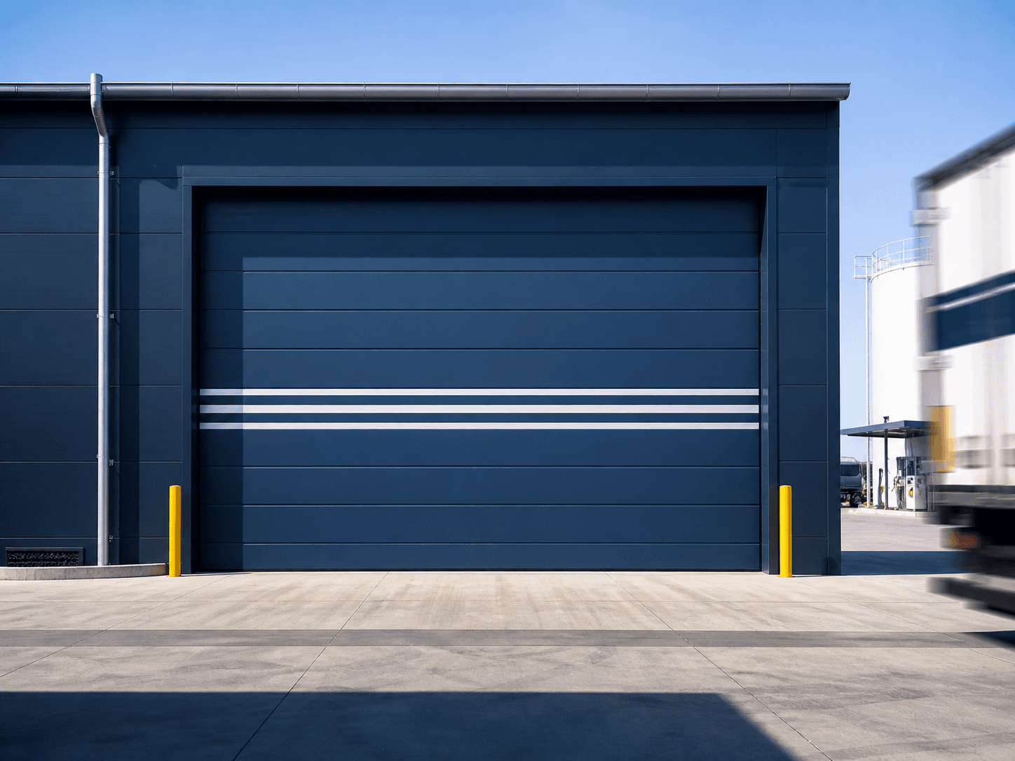 12 portes sectionnelles industrielles sur 4 sites